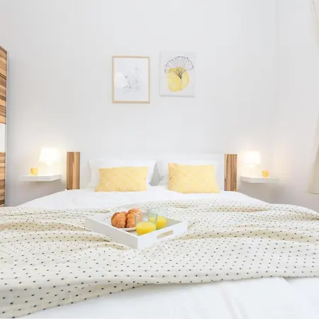 Easy Apartment